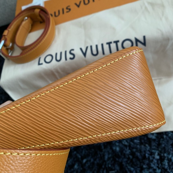 Louis Vuitton Marelle shoulder crossbody bag - Picture 6 of 10